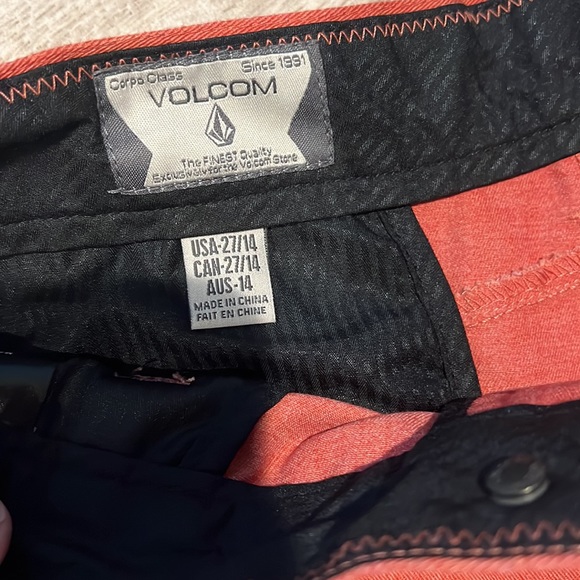 VOLCOM NWOT mens S shorts 27 - Picture 3 of 4